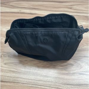 Lululemon Make up bag